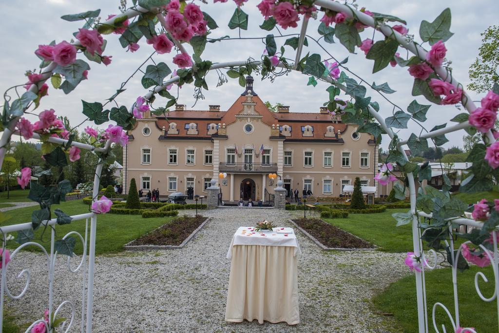 Hotel Zamek Berchtold Strančice Extérieur photo