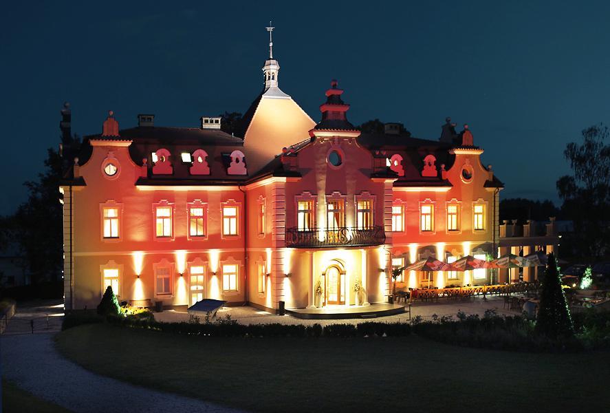 Hotel Zamek Berchtold Strančice Extérieur photo